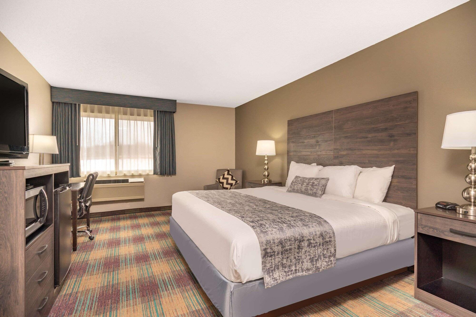 Hotel Baymont By Wyndham Baldwin Exterior foto